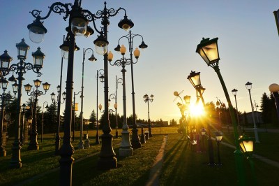 FENOMEN GASNĄCYCH LATARNI&nbsp;ULICZNYCH