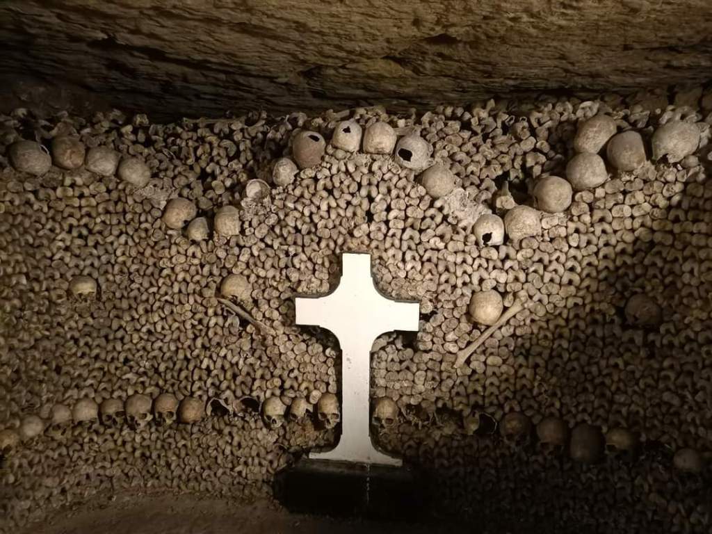 HISTORIA: KATAKUMBY PARYŻA: ZAGINIONE&nbsp;MIASTO?